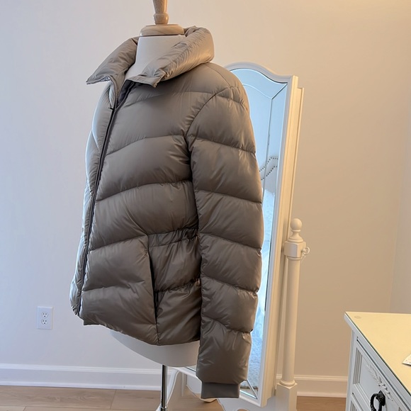 New Athleta Down Jacket Gold. Size S "Packs into its own pocket" - Picture 2 of 14